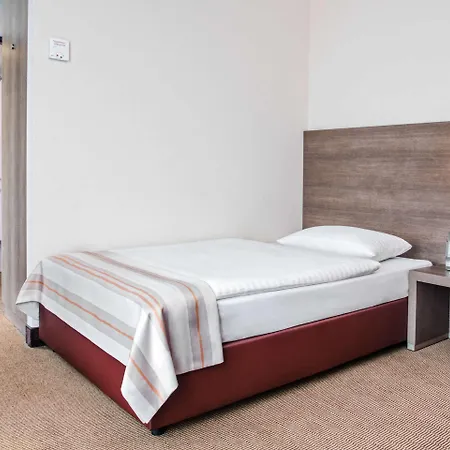 Intercityhotel 4* Drážďany
