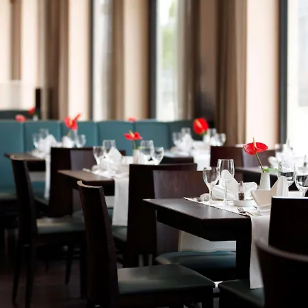 Ξενοδοχείο Intercityhotel 4*