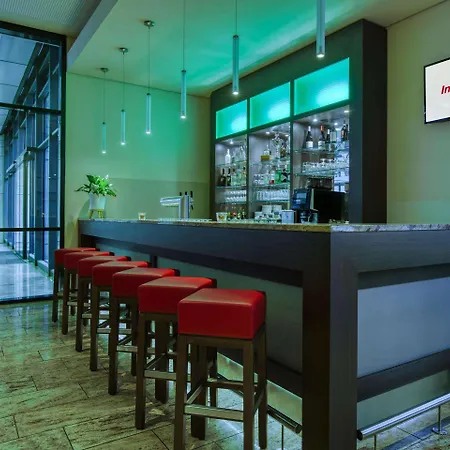 Intercityhotel Otel 4*