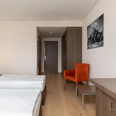 Ξενοδοχείο Intercityhotel 4*
