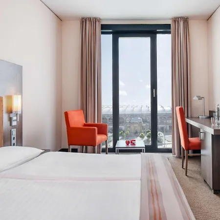 Intercityhotel Otel 4*