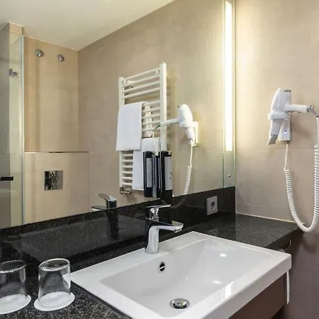 Intercityhotel 4*
