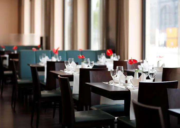 Отель Intercityhotel 4*