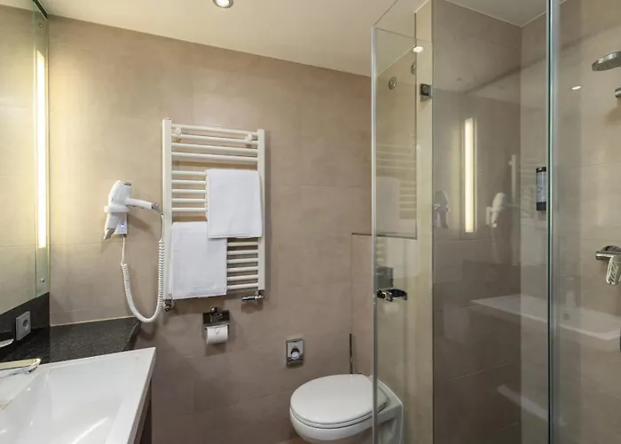 Intercityhotel Отель 4*