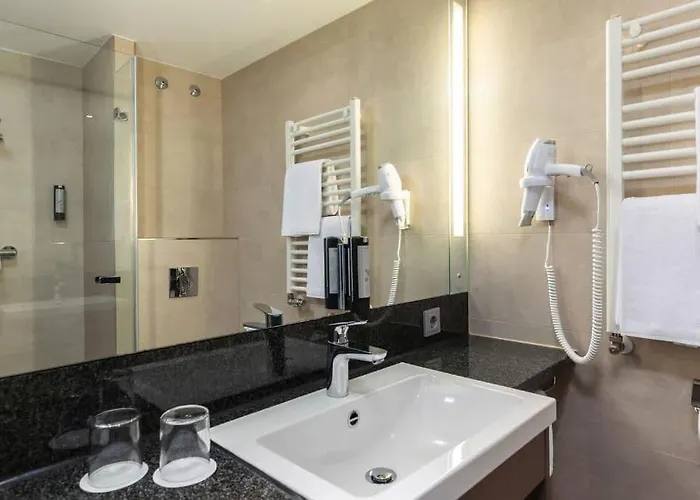 Intercityhotel 4*