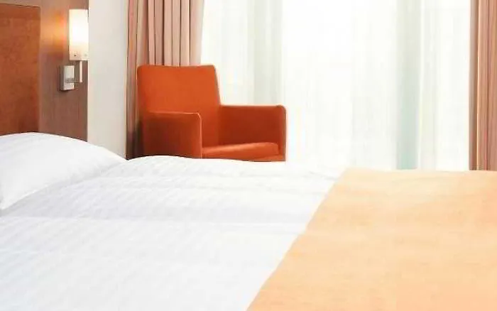 Intercityhotel Отель